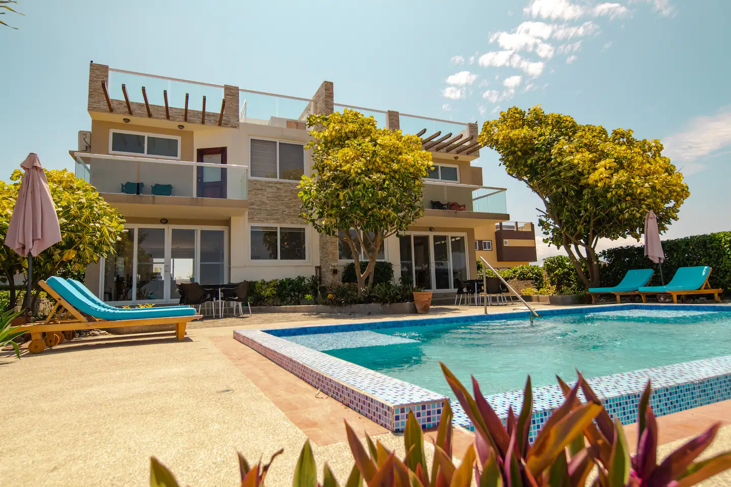 Ecuador Properties Listings for Sale and Rent, image size:1440x960